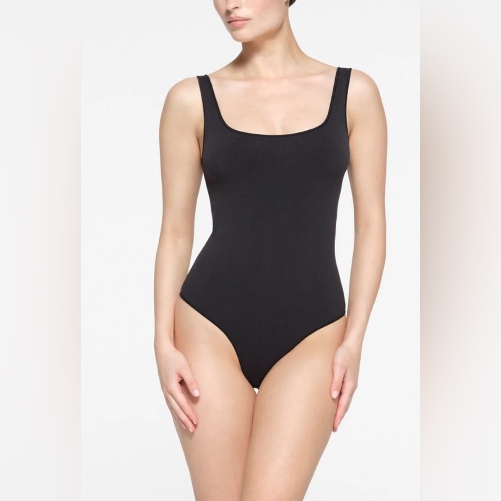 SKIMS Essential Bodysuit Scoop Neck Onyx L/XL New In Bag